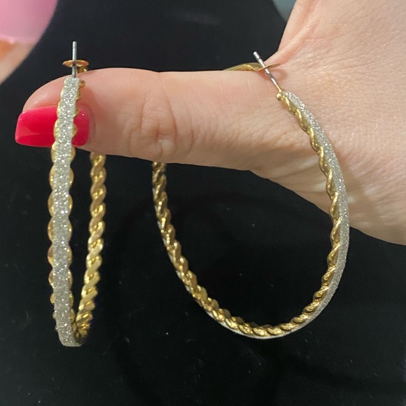 Gold toned hoop earrings - Picture 7 of 15